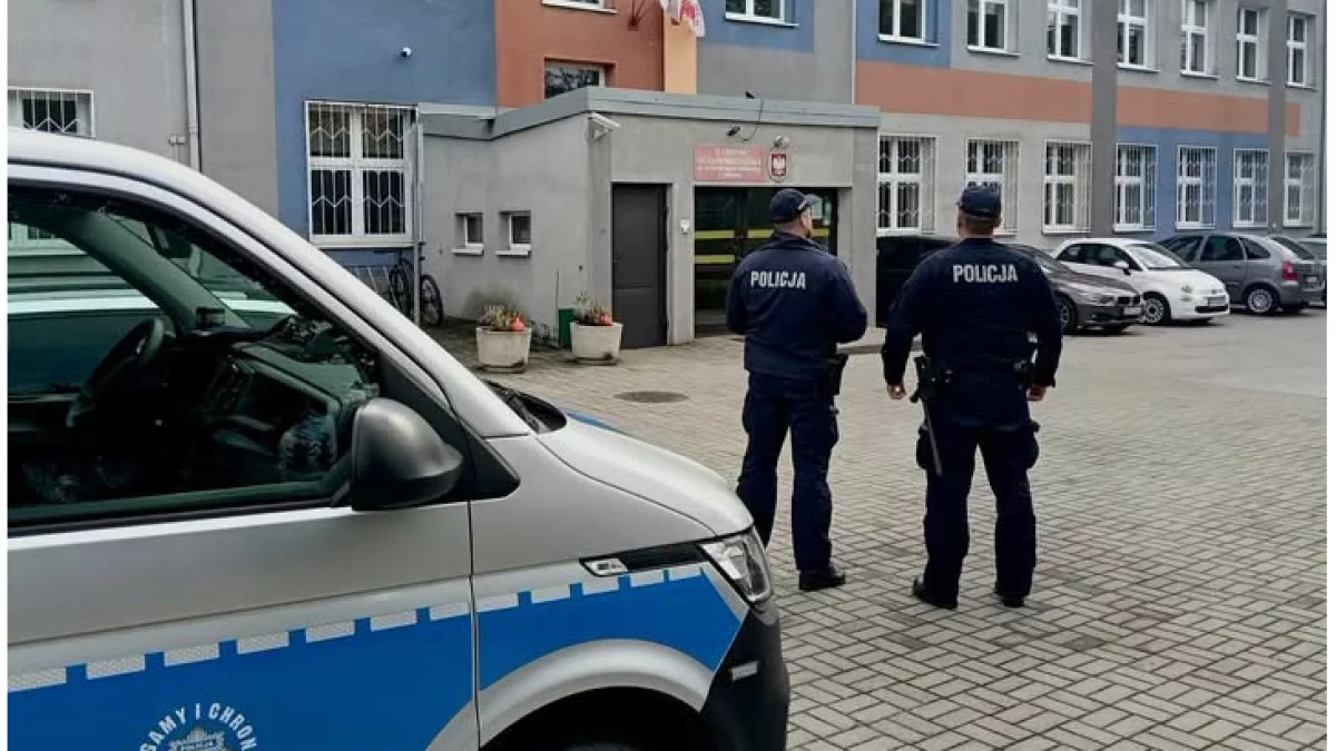 Noże w plecakach uczniów, groźby wobec nauczycieli. Policja informuje o konsekwencjach